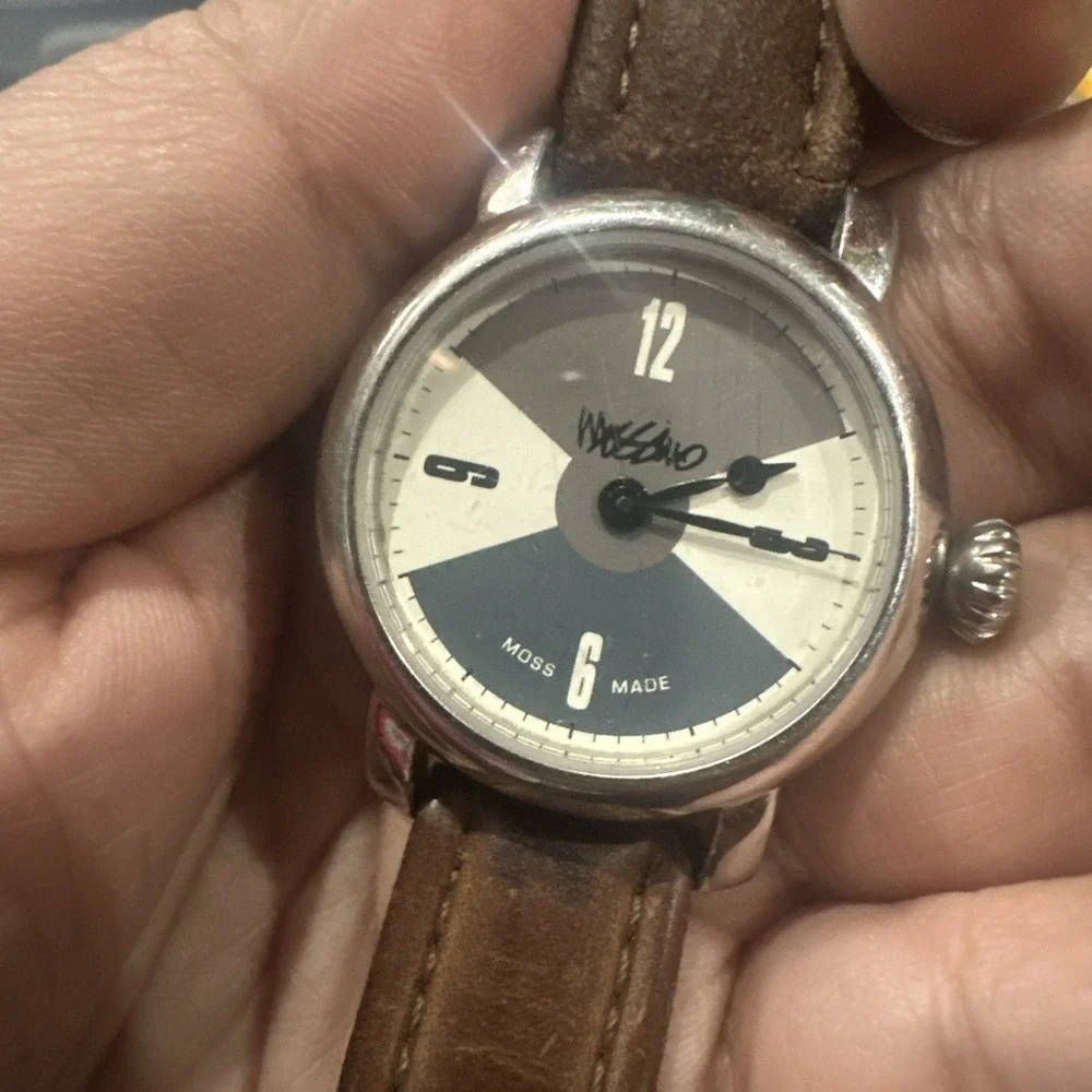 Working Mossimo U-023 Hubble Quartz Vintage Men's Watch Moss Made 34mm Rare